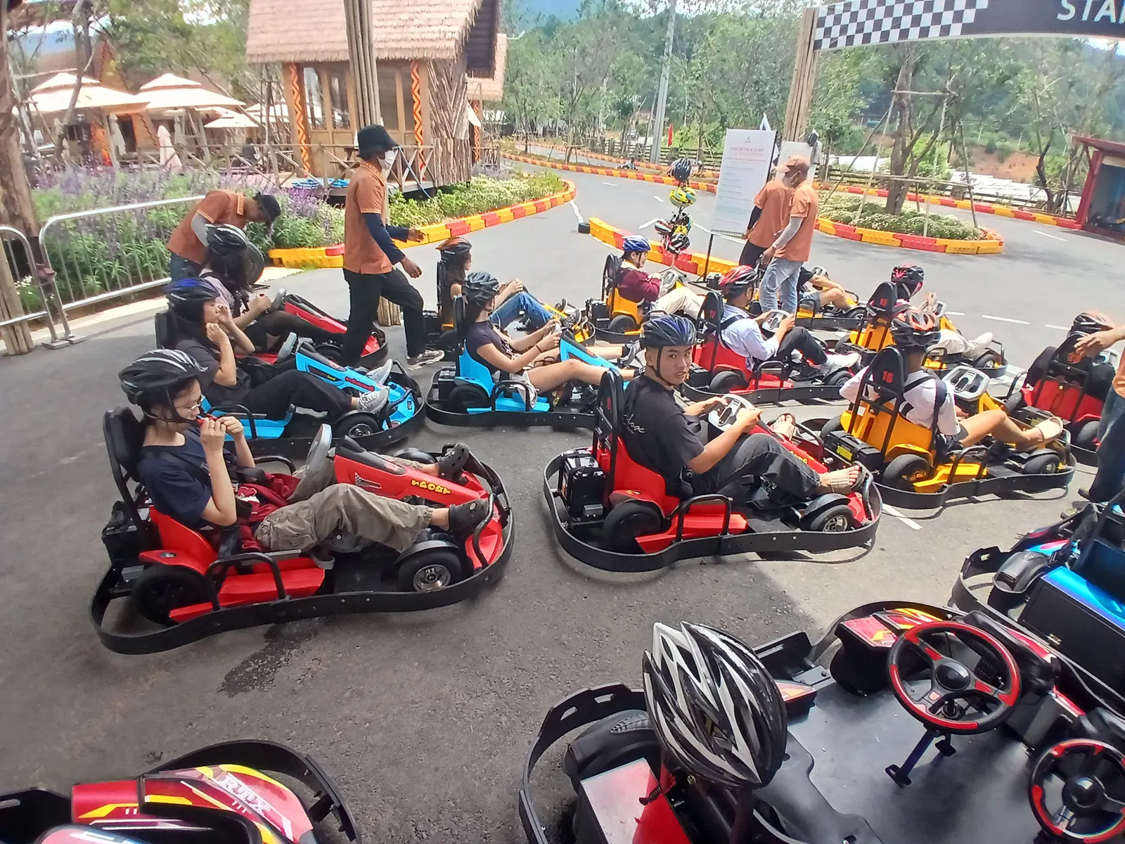Upper Secondary students lined up in the go-karts they booked for the Đà Lạt trip