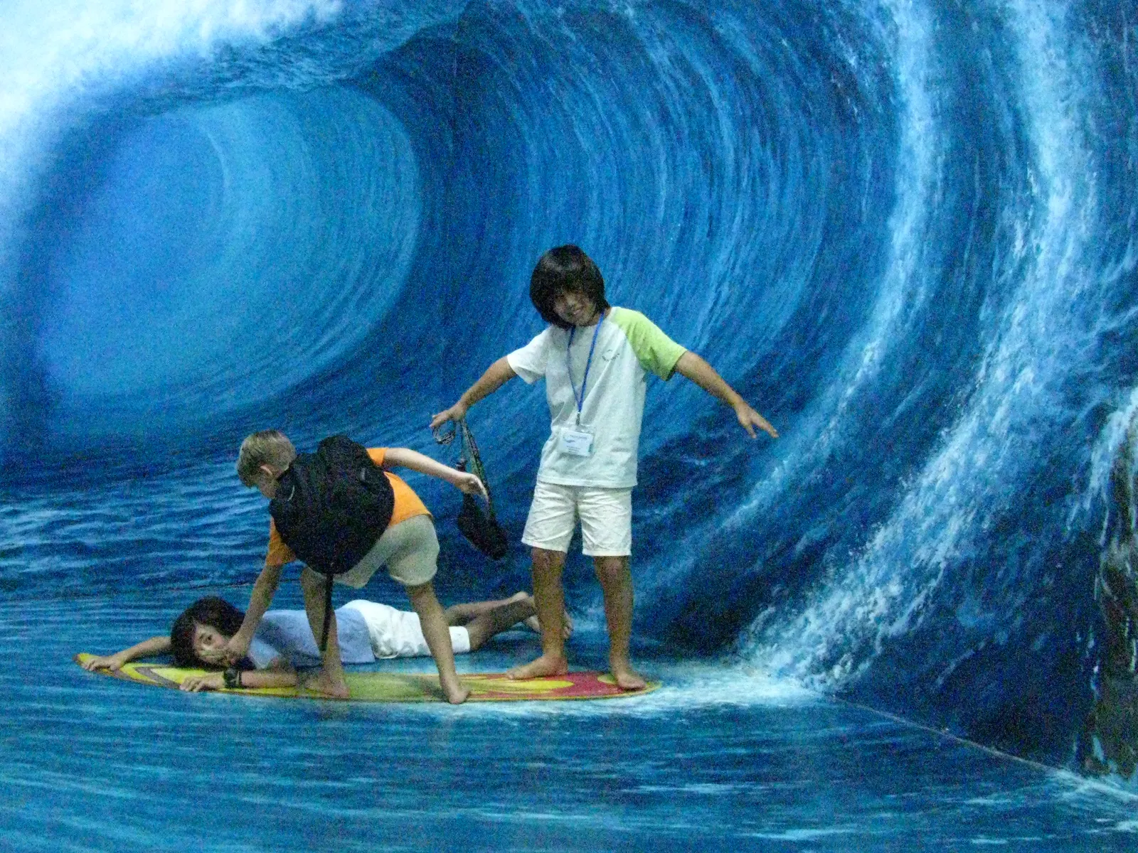 Students at a 3D art museum on Learning Without Walls